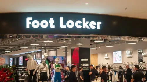 Hình ảnh cửa hàng Foot Locker đầu tiên tại Việt Nam | KICKSPLANET