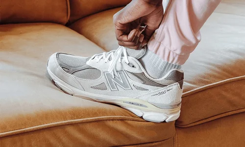 New Balance 990v3 thỏa trí sáng tạo với tận 4 bộ dây giày? | KICKSPLANET