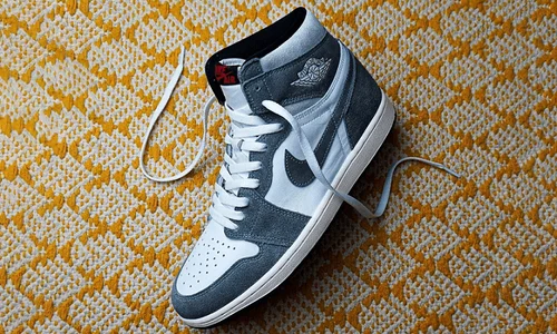 Những hình ảnh chính thức đầu tiên của Air Jordan 1 "Washed Black"!! | KICKSPLANET