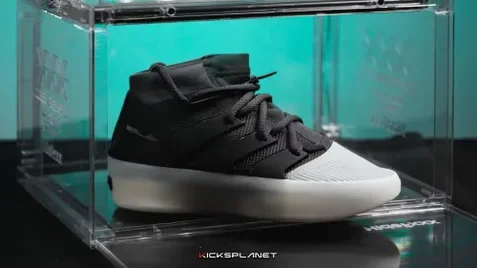 Hình ảnh chi tiết đôi giày Fear of God x adidas Basketball  sắp ra mắt | KICKSPLANET