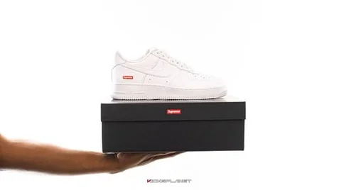 Điểm danh những mẫu giày sneaker Supreme x Nike từ trước đến nay | KICKSPLANET