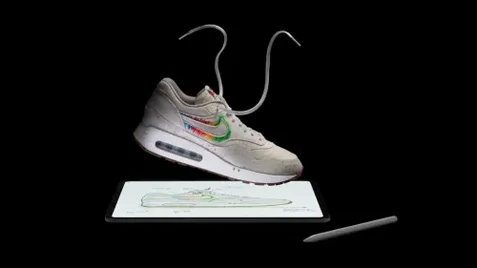 CEO Tim Cook mang giày Nike Air Max 1 thiết kế bằng iPad | KICKSPLANET