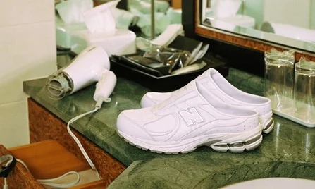 BEAMS x New Balance 2002R Mule: Trắng, Trắng Và Trắng | KICKSPLANET