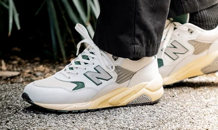 New Balance 580 chính thức được ra mắt cùng concept "Nightwatch Green" | KICKSPLANET