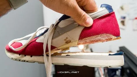 Giày sneaker bị hở gót. Nguyên nhân và cách khắc phục | KICKSPLANET